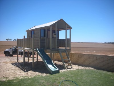 Banksia 1.2m elevation and side deck